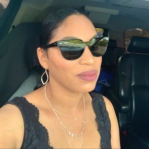 Meet your Posher, Leslie